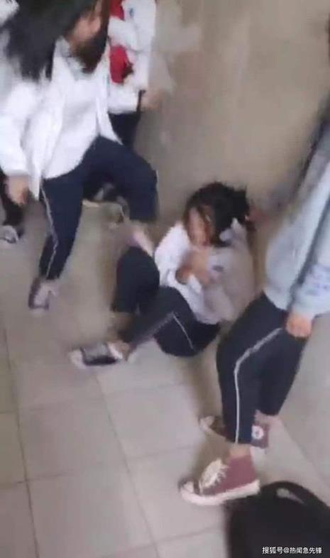 初中女孩结交不良同学怎么办