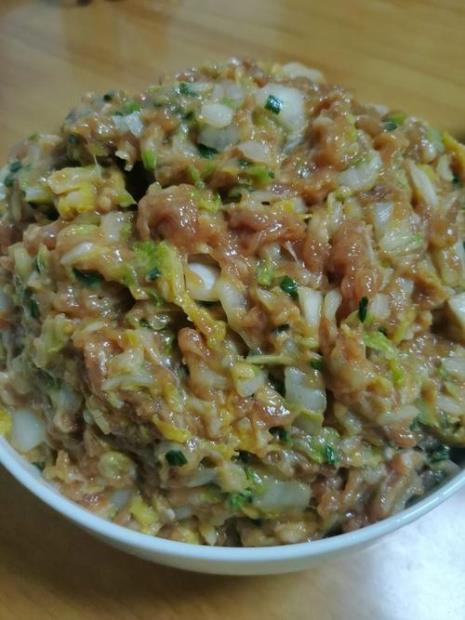 虾滑白菜饺子做法