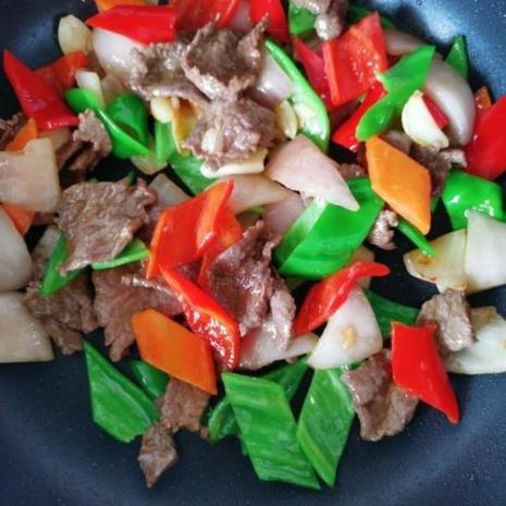小炒牛肉怎么切吃起来嫩