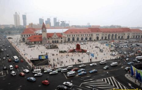 青岛动车站在什么地方