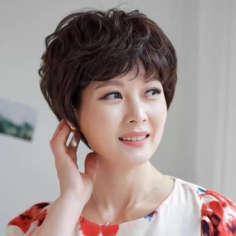 60岁的女人梳什么发型好