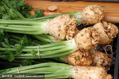 怎样清洗芹菜根