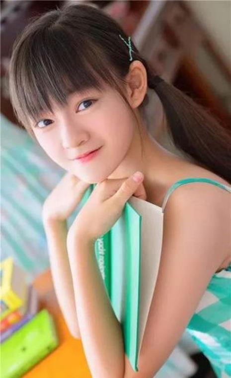 黄宣琪是什么脸型