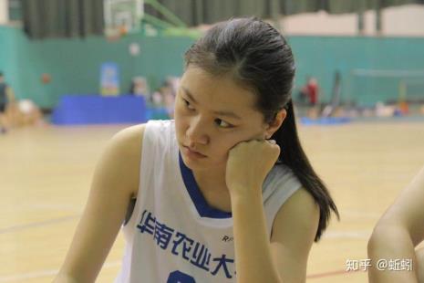 11岁女孩学咏春或是打篮球好