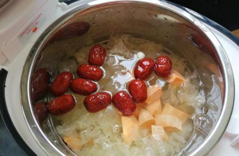 用电饭煲怎样煮银耳汤