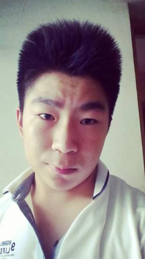 男生戴在额头上的圈叫什么