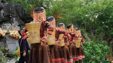 中国哪个民族用凉水洗头发