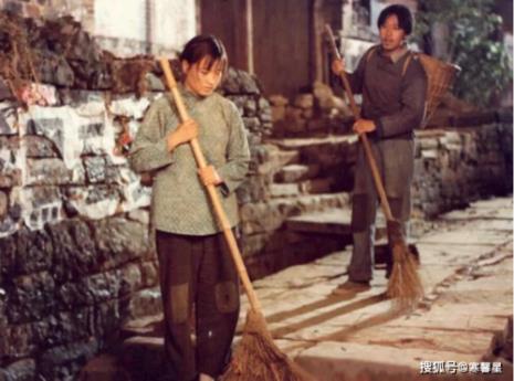 与芙蓉镇牧马人同期电影