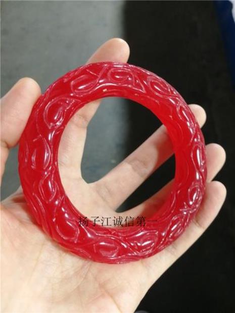 翡翠的红颜色八个等级