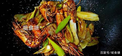 爆炒黑虎虾仁的做法