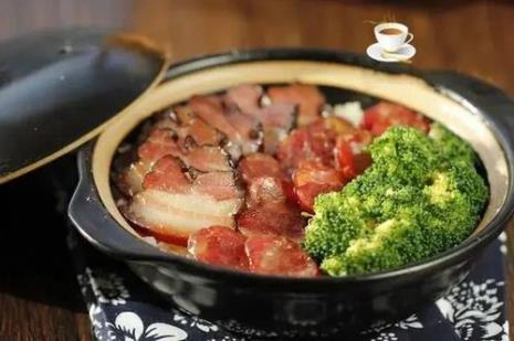 冷饭煲仔饭砂锅家常做法