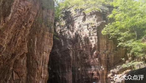豫西大峡谷和龙潭峡哪个好玩