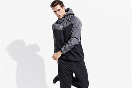 穿空调服里面要穿衣服吗