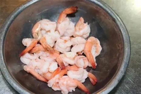 买的青虾变红怎么回事