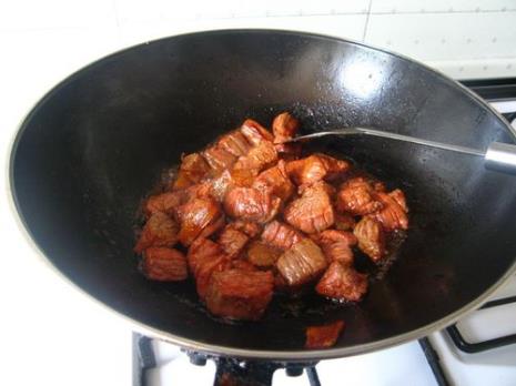 红烧牛肉怎么做好吃易烂熟
