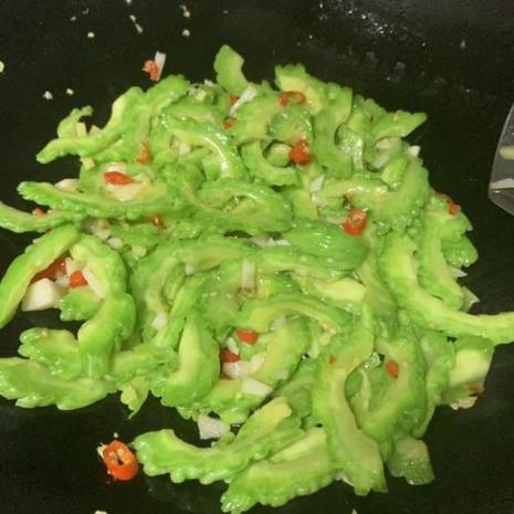 清炒苦瓜不怎么苦的做法大全