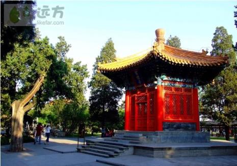 北京中山公园是不是在故宫北门