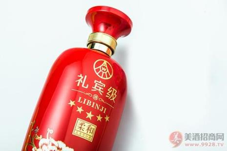 五粮液礼宾级是贴牌吗