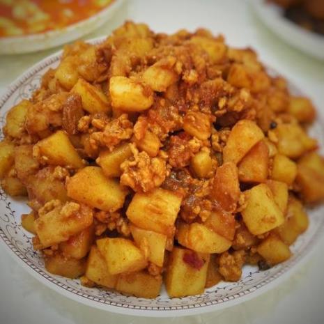 肉末蒸蛋和炒土豆能一起吃吗