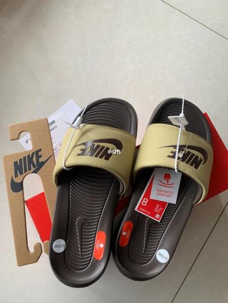 nike拖鞋发黄