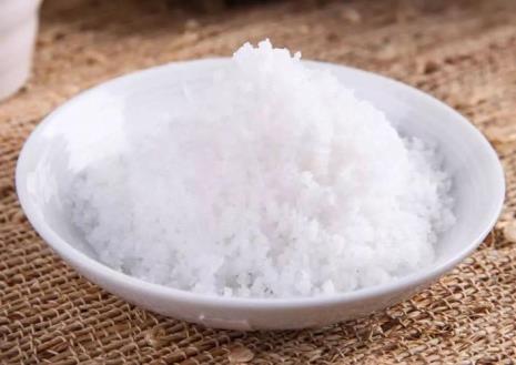 食用盐能搓澡吗