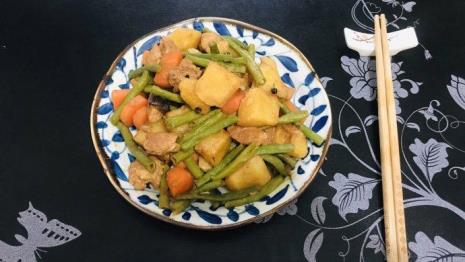 蜜豆烧土豆炒肉正宗做法