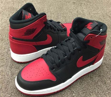 aj1脚后跟硌脚