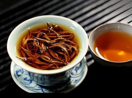 红茶冷水冲泡多久出色正常