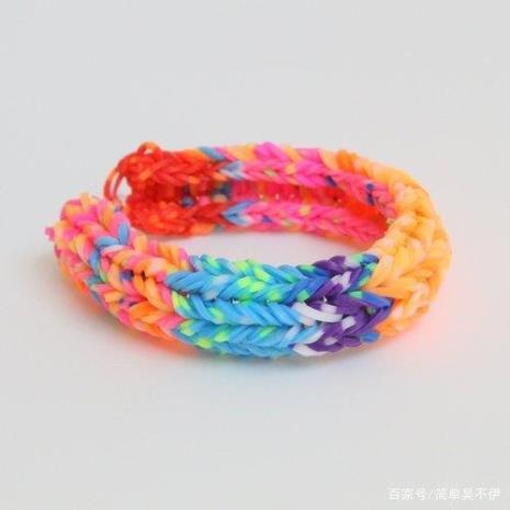 硅胶皮筋DIY手链三层怎么
