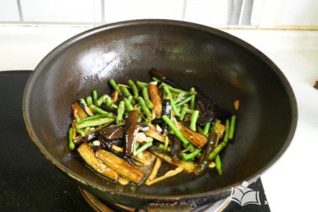 茄子炒豆角的家常做法贵州