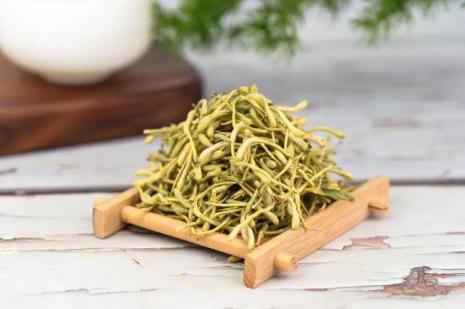 金银花泡开水喝有什么好处