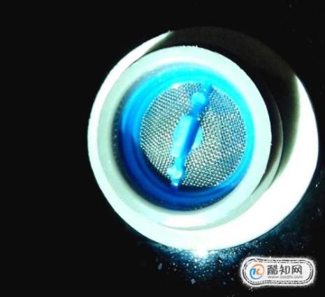 洗衣机怎么安进水出水