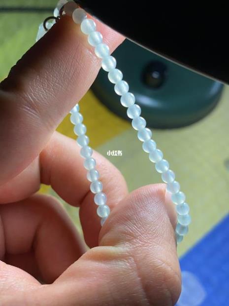 翡翠高冰起钢和起蓝钢怎么辨别