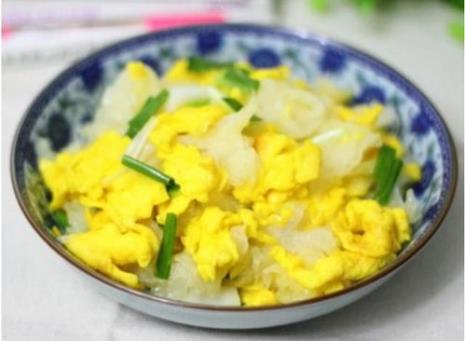 银耳炒鸡蛋做法