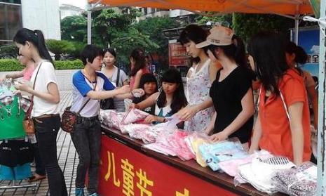 学校门口摆摊卖什么简单吸引人