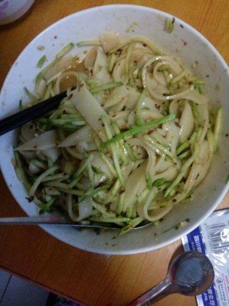 陕西洗面凉皮的制作方法