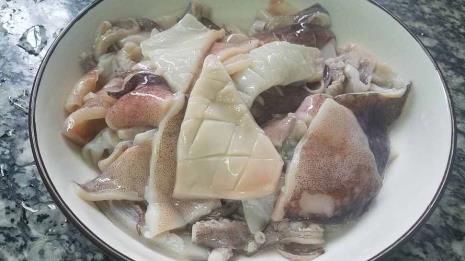 怎么做鱿鱼汤
