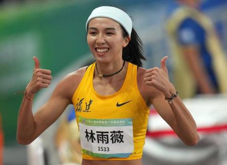女子100米12秒什么水平