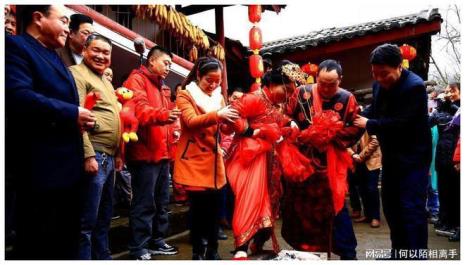 结婚前送红布是什么意思
