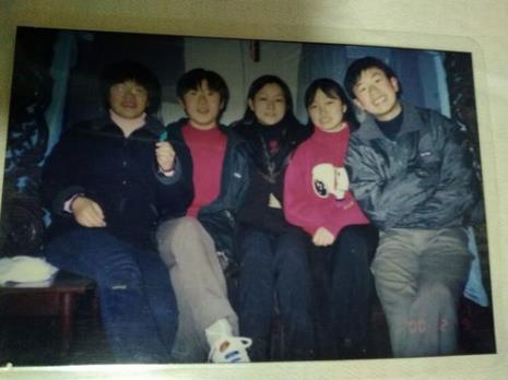 兄弟姐妹一起拍照片的标题