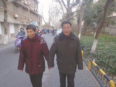 老妈60岁了想找老伴怎么办