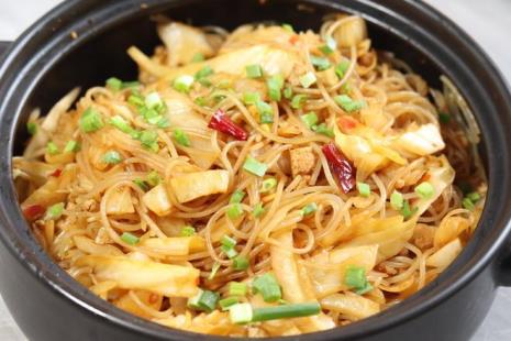 阿雅包菜粉丝的家常做法