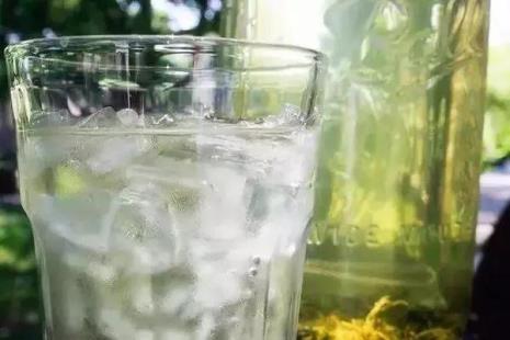 冷泡饮料可以用热水泡吗