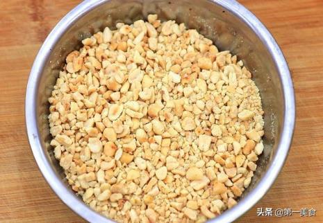 如何将花生碎成小颗粒