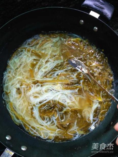 酸菜肚丝粉丝汤的家常做法
