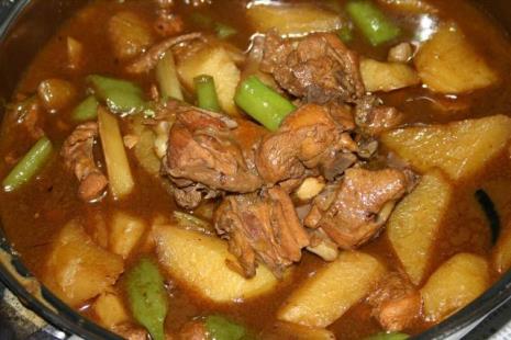 清炖鸡肉怎么搞