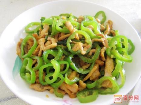 青椒肉丝炒青豆的家常做法