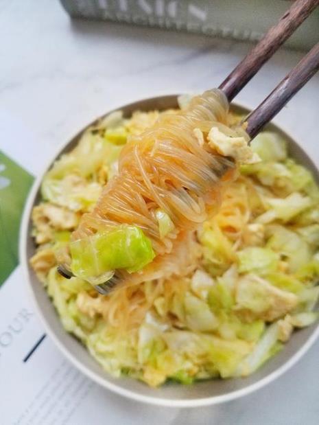 包菜鸡蛋炒粉条的学名