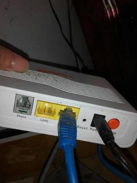 主机与猫的网线怎么插