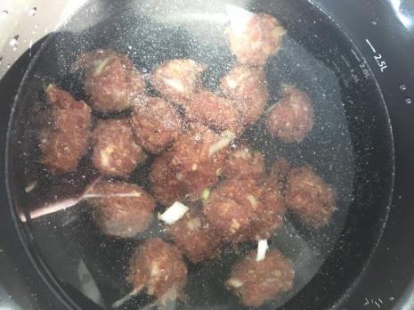 怎么调羊肉丸子